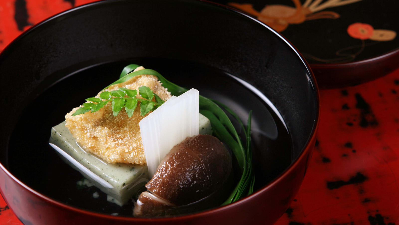 【湯品】 艾草豆腐　佐輕炸半喙魚