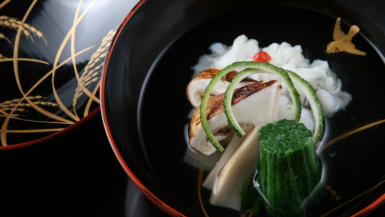 【湯品】 名殘鱧魚與松茸湯